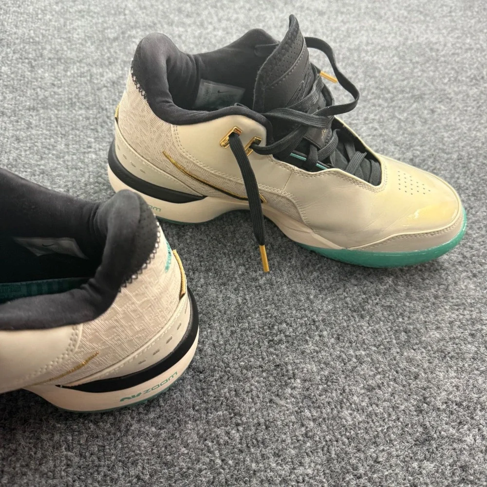 Nike dominate court
